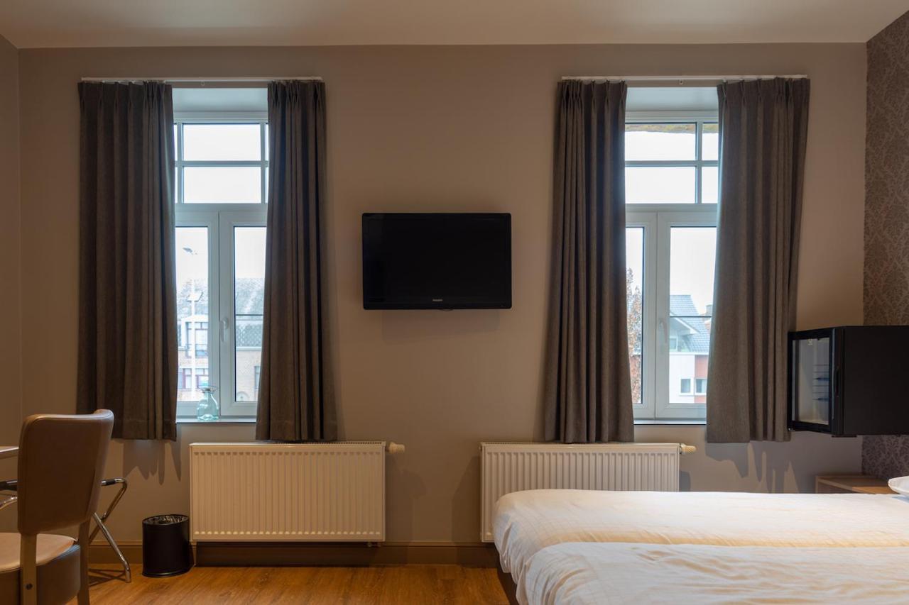 Oud Gemeentehuis Poelkapelle Экстерьер фото